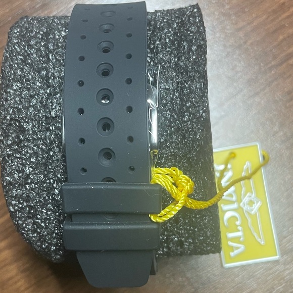 *Brand New* Invicta Diver Watch - Picture 3 of 4